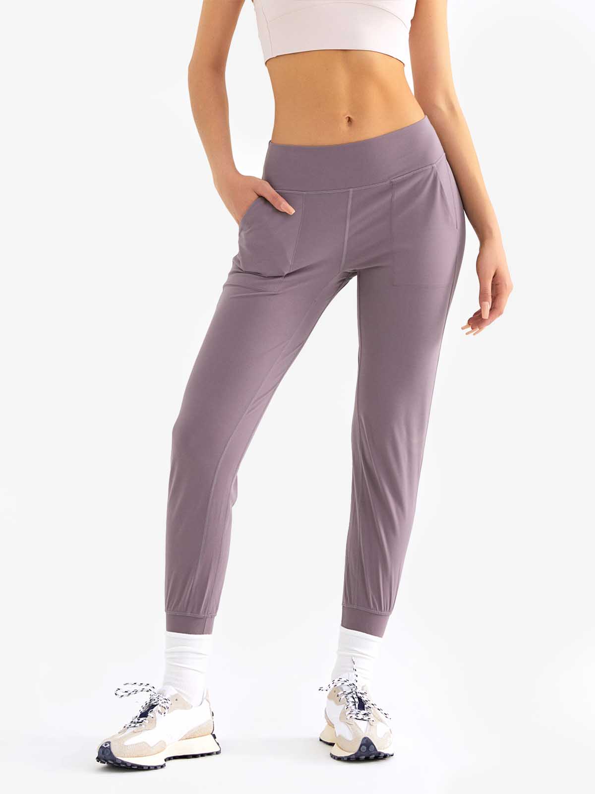 2nd-Skin Stretch Flat Waisted Jogging Capri Pants - AhaAha